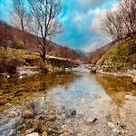 De La Cigale Tatil Evi Burzet